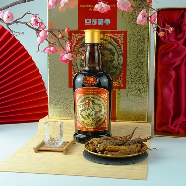 Nước Chiết Xuất Hồng Sâm Đông Trùng Chai Daesan 720ml