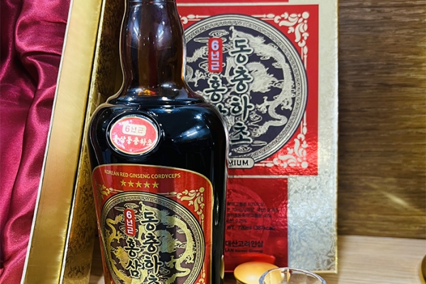 Nước Chiết Xuất Hồng Sâm Đông Trùng Chai Daesan 720ml