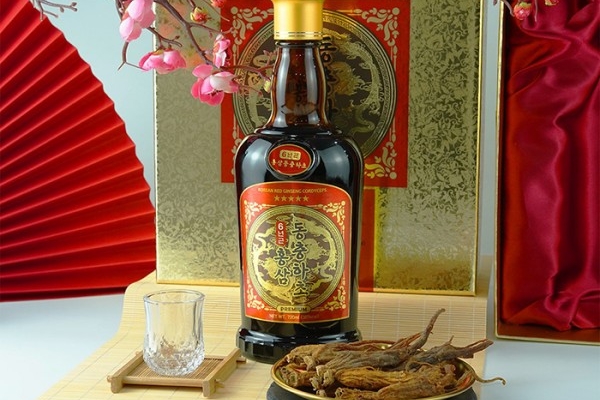 Nước Chiết Xuất Hồng Sâm Đông Trùng Chai Daesan 720ml
